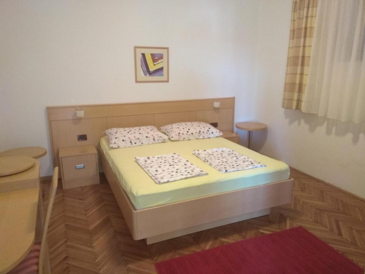 Apartmani Andela I Mladen Debelic Rab Town Exterior photo