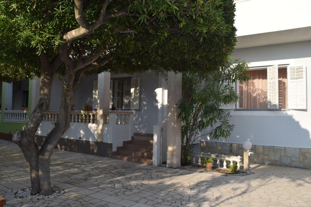 Apartmani Andela I Mladen Debelic Rab Town Exterior photo