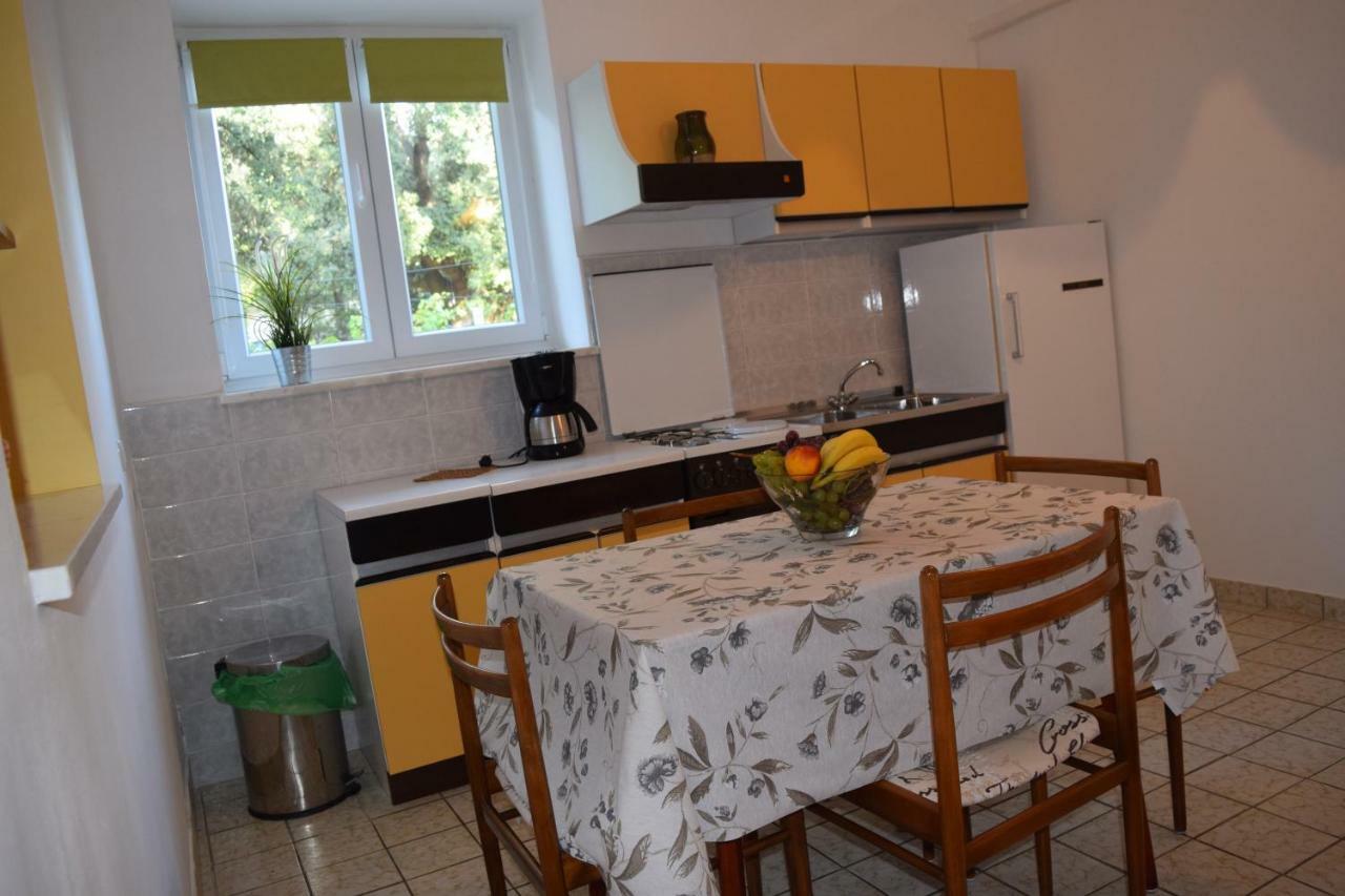 Apartmani Andela I Mladen Debelic Rab Town Exterior photo