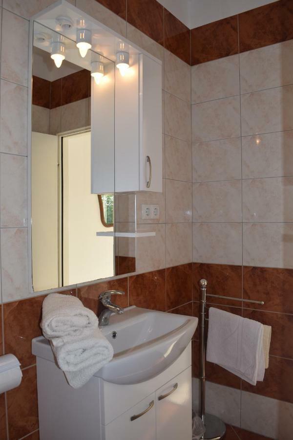 Apartmani Andela I Mladen Debelic Rab Town Exterior photo