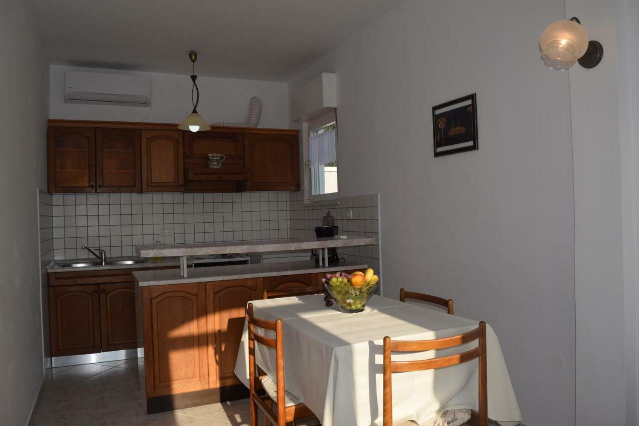 Apartmani Andela I Mladen Debelic Rab Town Exterior photo